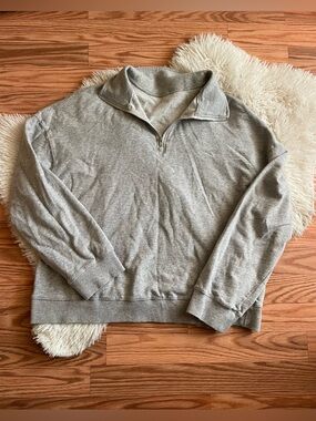 Women’s Quarter Zip Pullover Size Large